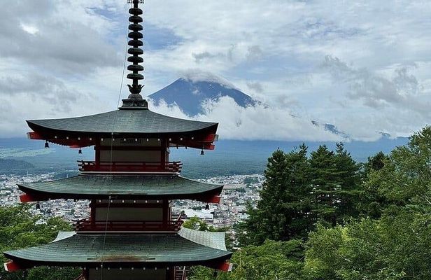 Private Guided Tour at Mount Fuji Majesty