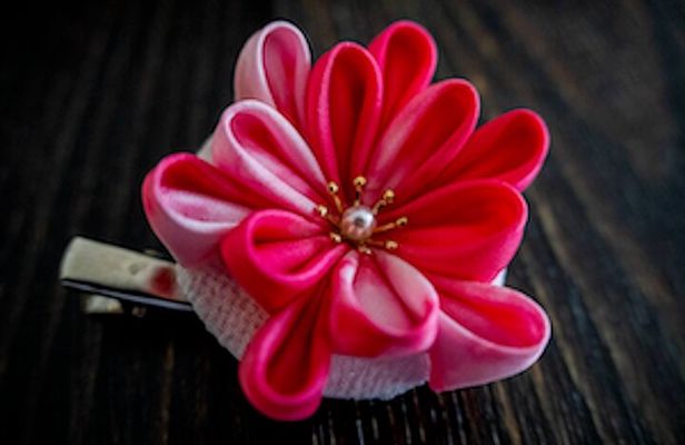 Traditional Japanese Fabric Flower-Making Tsumami Zaiku Class