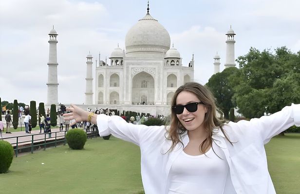 Taj Mahal Agra Fort Fatehpur Sikri Private Trip by Car from Delhi