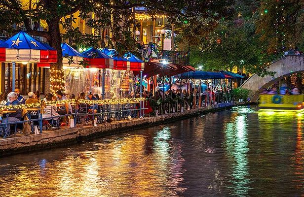 San Antonio Night Riverwalk Tour with Tower of Americas