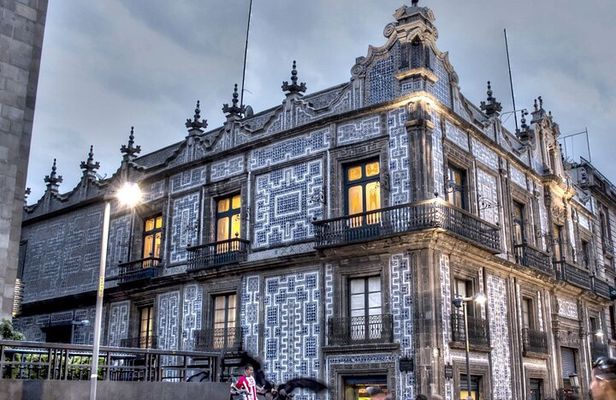 From cdmx : Citywalking private tour in cdmx + main temple