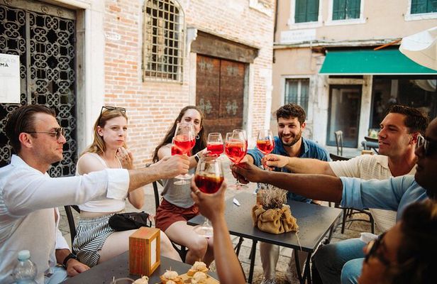 Eat like a Local: Venice Cicchetti and Wine Tasting Evening Tour