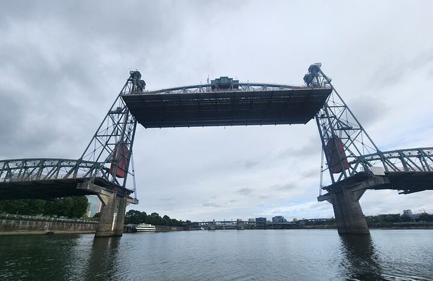 Portland's Famous Bridges & Riverfront History Cruise