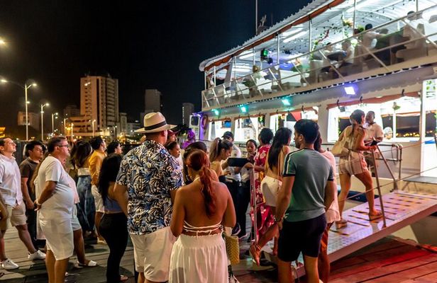White Night Boat Party with Buffet Dinner and Bar