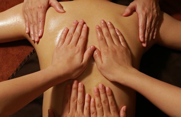 4-Hand Full Body Massage in Da Nang