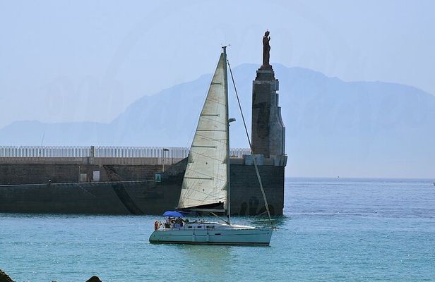 Tarifa Sailing and Snorkeling Excursion with tapas and drinks