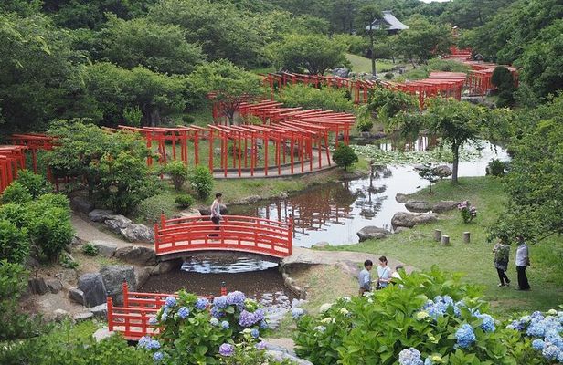 Half Day Takayama Inari Shrine Tour with Licensed Guide