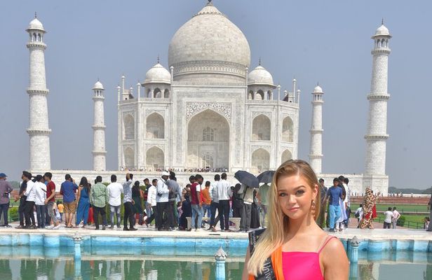 Private Taj Mahal Tour by Gatimaan Express Train