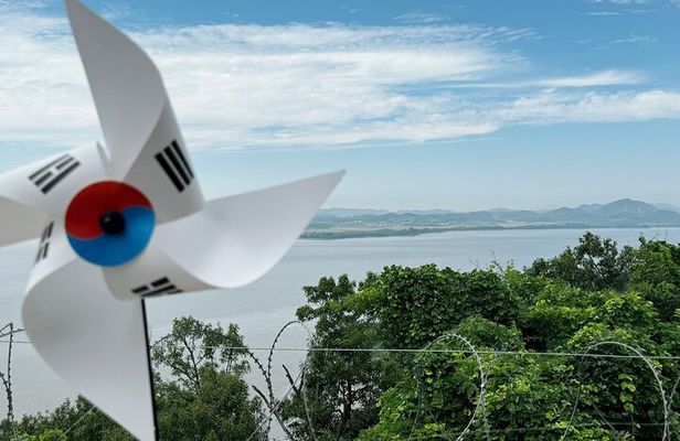 DMZ Tour from Seoul: 3rd Tunnel, North Korea View & UNESCO Valley