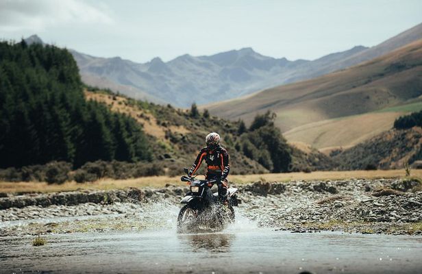 Queenstown Adventure Motorcycle Tour: Skippers Canyon & Glenorchy