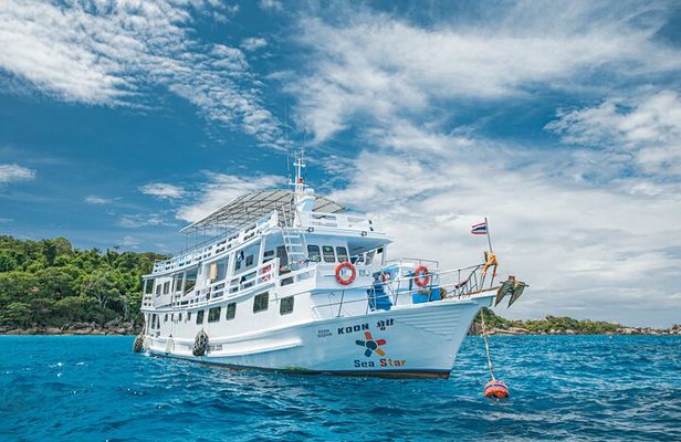 Liveaboard Snorkeling Similan 2 Days 1 Night from Khao Lak 