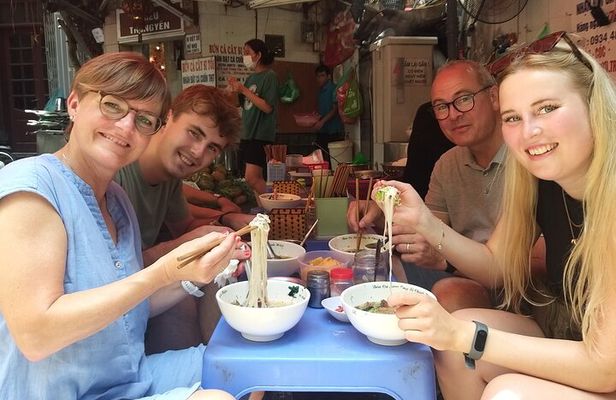 Hanoi Old Quarter Private Street Food Walking Tour