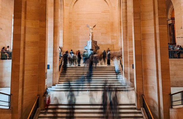 Iconic Private Tour of the Louvre with an Art Historian