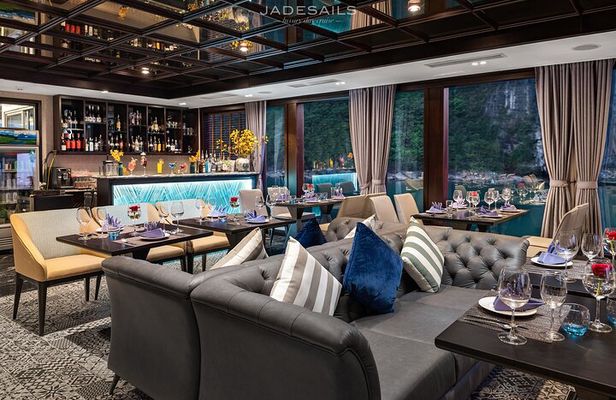 JadeSails Luxury Cruise Explore the Best of Halong and Lan Ha Bay