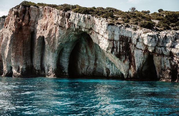 Zakynthos Half Day Tour of Shipwreck- Blue Caves & Xigia