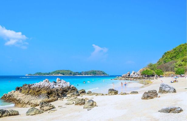 Pattaya: Koh Larn Island Luxury Speedboat Tour with Water Sports