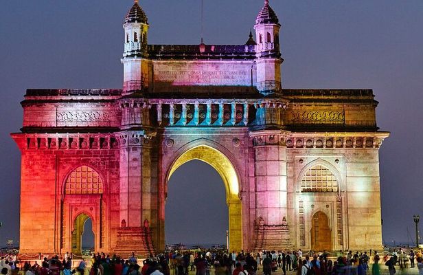 Evening City Tour in Mumbai with Dinner and Transportation