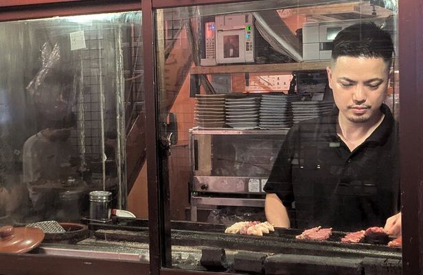 Tokyo Bar/Izakaya Hopping Tour (by Government-Licensed Guide)