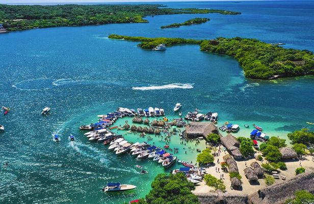 5 Stop Boat Tour Rosario Islands with Lunch, Forts, & Snorkeling