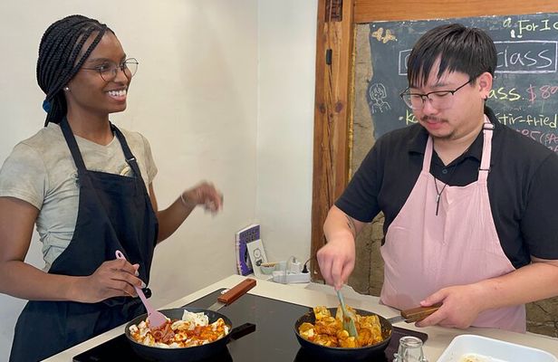 Bulgogi Kimbap & Korean Fried Chicken with Chef Hakyung In Hanok