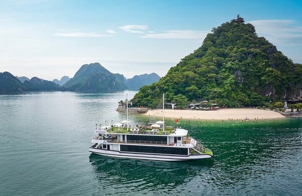 Halong Luxury Day Cruise: Buffet, Sunset Party & Jacuzzi