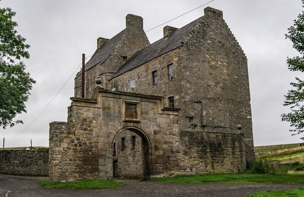 Castles and Outlander Day Tour From Glasgow