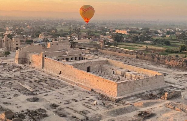 Luxury sunrise Ballon ride in Luxor -VIP