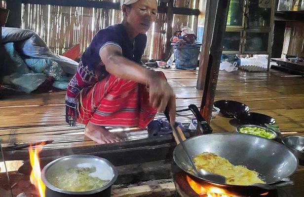 Private Chiang Mai Nature Hiking Visiting Karen Tribe Village