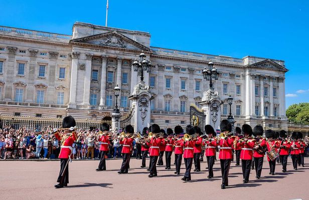Private Tour: Westminster Abbey and Changing of the Guard