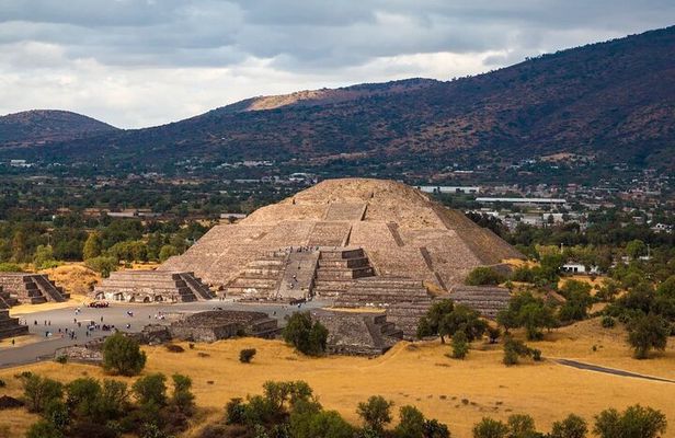 Teotihuacan tour with transportation to your hotel in Mexico City