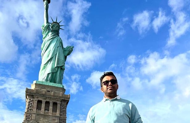 New York Ellis Island Hard Hat Tour with Audio Guide