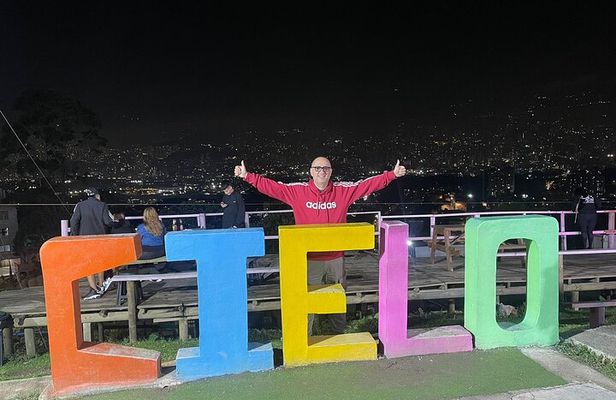 Private Scenic viewpoints tour of Medellin at Night