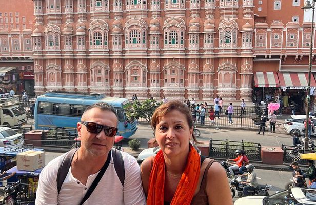 Jaipur Morning or Evening Guided Walk with E-Rickshaw Ride
