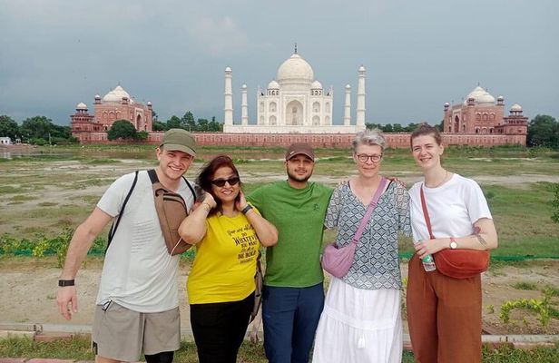 Taj Mahal Tour From Cruise Port, Mumbai, Cochin and Goa