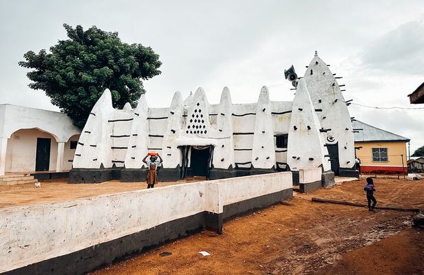 Day Adventure to Mole Park, Larabanga Mosque & Mystic Stone