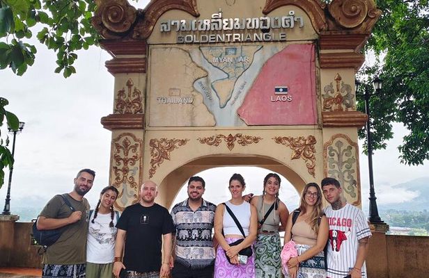 Chiang Rai:Guided Highlights Full-Day Tour-FREE LUNCH BUFFET