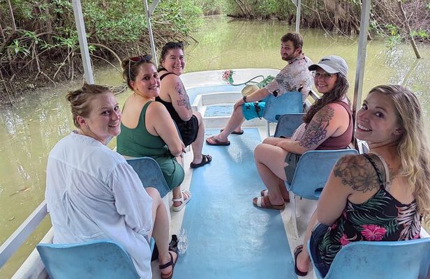 Manuel Antonio: Boat Mangrove Tour to See Animals