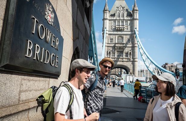 Explore Tower Bridge & Westminster Walking Tour
