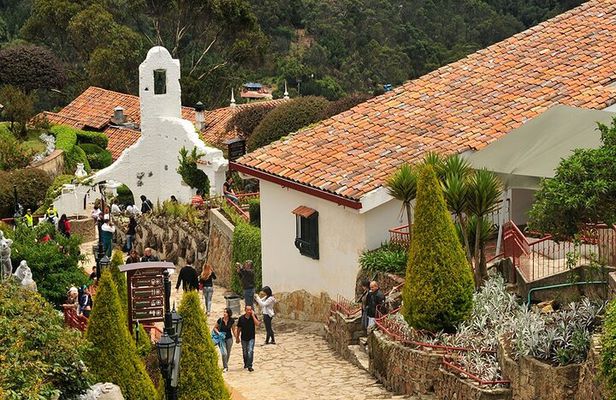 Private Bogotá Tour: Candelaria, Gold Museum, Optional Monserrate