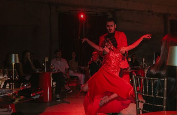 Tango, Wine and Dine Night Experience in Mendoza