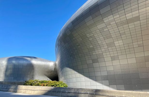 Contemporary & Retro Seoul Private Tour with Local Food Tasting