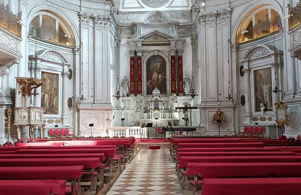 Classical Concert around Vivaldi Church in Venice