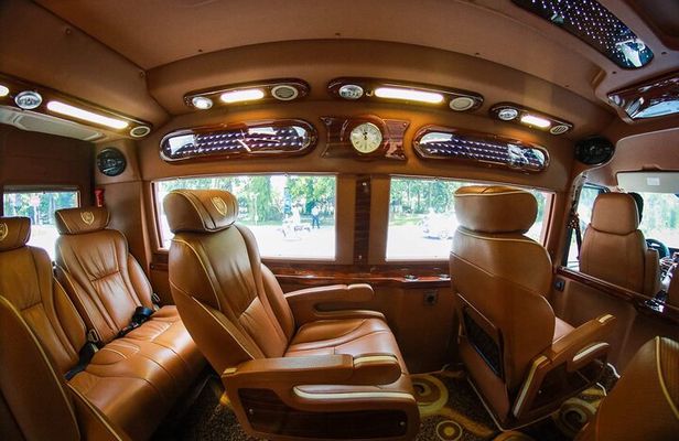 Limousine Hanoi to Sapa Free Pick up at Old Quarter Area