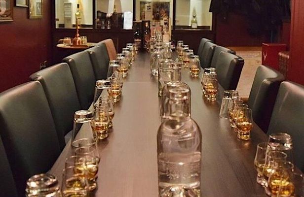 Whisky Tasting at Edinburgh's Award Winning Whiski Rooms
