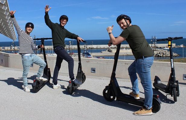 Electric skateboard tour of promenade and parks