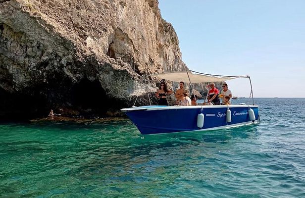 Private cruise of the sea caves of Syracuse and Ortigia