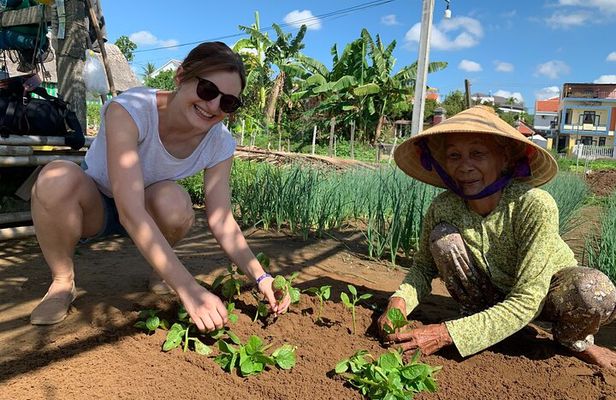 Hoi An Countryside Private Tour – Villages, Buffalo & Basket Boat