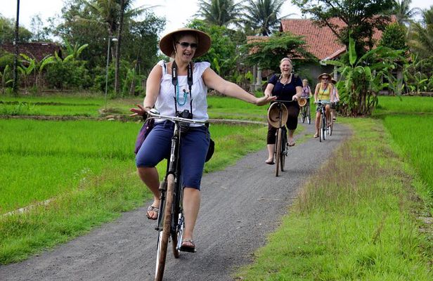 Traditional Village Bicycle Tour at Yogyakarta with Transfer