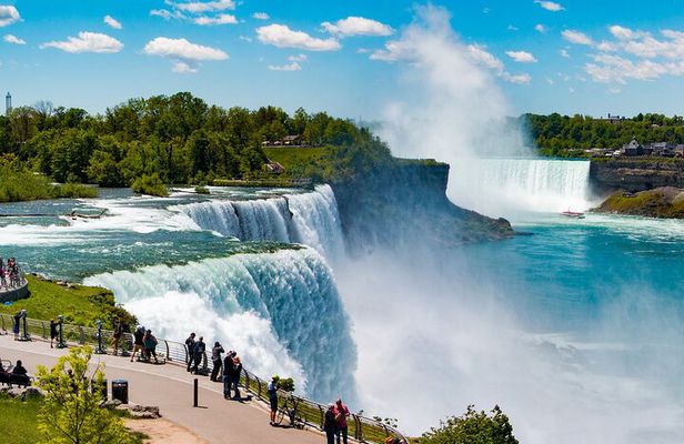 Niagara Falls with Outlet Shopping, 2-Day Tour from NYC