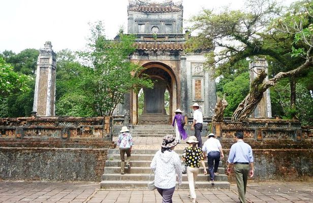 Private Hue City Tour with History Teller Guide